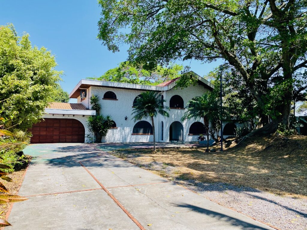 Colonial House for Sale Escazú
